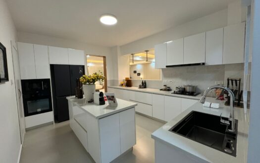 34.5M Elegant 5-Bedroom +DSQ Apartment in Kilimani – Modern & Spacious